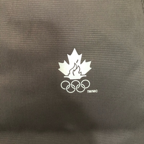 HBC Olympic Reversible Vest - Size - Boy’s 14-16 - Picture 7 of 8